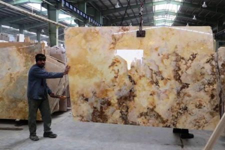 مشکل اصلی صنعت ۵ میلیارد دلاری سنگ‌های تزئینی استاد کار محور بودن استخراج است