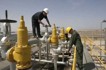 امضای قرارداد اجرای  ۸ طرح در میدان‌های مشترک نفتی و گازی در دهه فجر