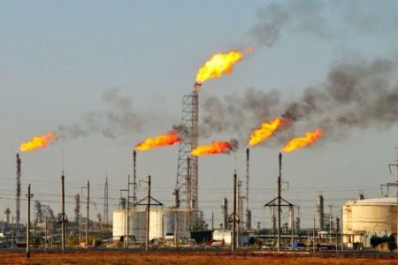 تعهد وزارت نفت به جمع‌آوری ۳۰ میلیون مترمکعب گازهای مشعل در سال‌جاری