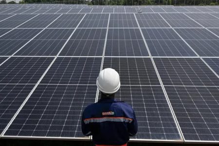 احداث نیروگاه خورشیدی ۶۰ مگاواتی در خوسف با مشخص شدن برنده مناقصه و تأمین زمین