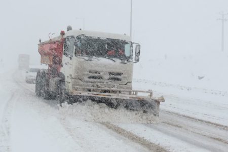 آمادگی ۱۲ هزار نیرو با ۹۶۰۰ دستگاه ماشین‌آلات راهداری برای خدمت‌رسانی در فصل سرما