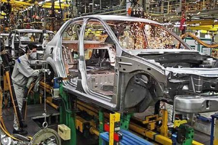 مسیر صنعت خودروی ایران از استانداردهای موفق جهانی فاصله دارد