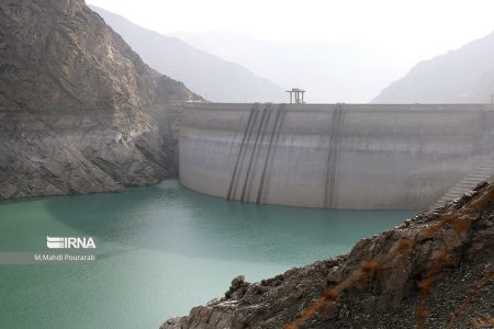 بحران پشت سد آب کم است