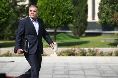 وزیر نفت: کاهش فروش نفت ایران صحت ندارد