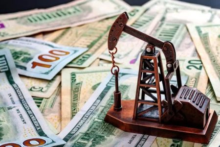 هر یک درصد رشد قیمت نفت میلیارد‌ها دلار به آمریکا خسارت می‌زند  