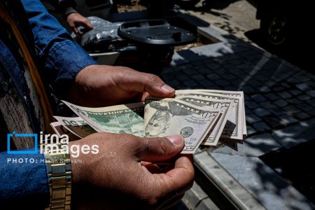 دلار در چهارراه استانبول چند؟