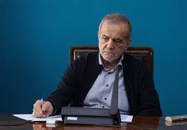 انتقاد رئیس‌جمهور از تعدد مجوز‌ها و رانت ارزی؛ آیفون‌ها چگونه وارد می‌شوند؟!