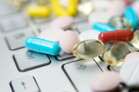 جزئیات دستورالعمل فروش اینترنتی دارو؛ از ثبت نسخه دیجیتال تا تحویل به بیمار!